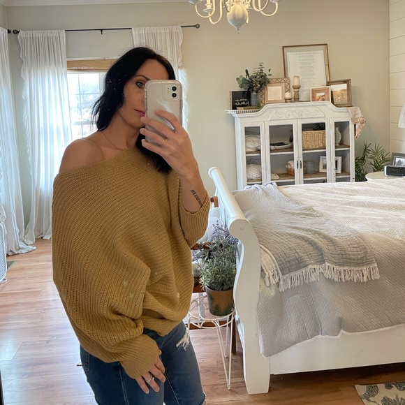 Sweater | Sadie & Sage - Picture 3 of 13